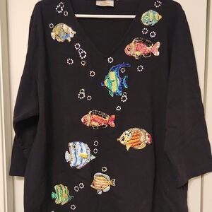 Quacker Factory Black Top 2X with Vibrant Sequin And Embroidered Tropical Fish